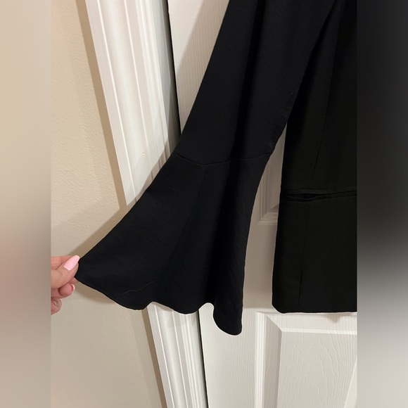 Lauren Conrad Black Blazer with Bell Sleeves Size 8 - Picture 3 of 6